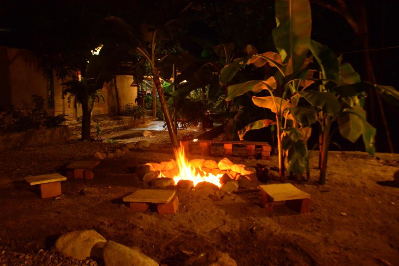 La Percha Hostal Palomino Bagian luar foto